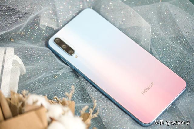 Экран хонор х7. Huawei Honor 20 белый. Хонор 10 Лайт белый. Хонор 50 Лайт белый. Honor 20 Lite.
